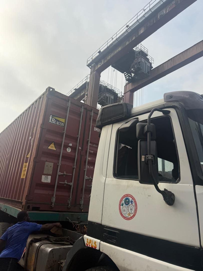 Conteneurs au port de Douala
