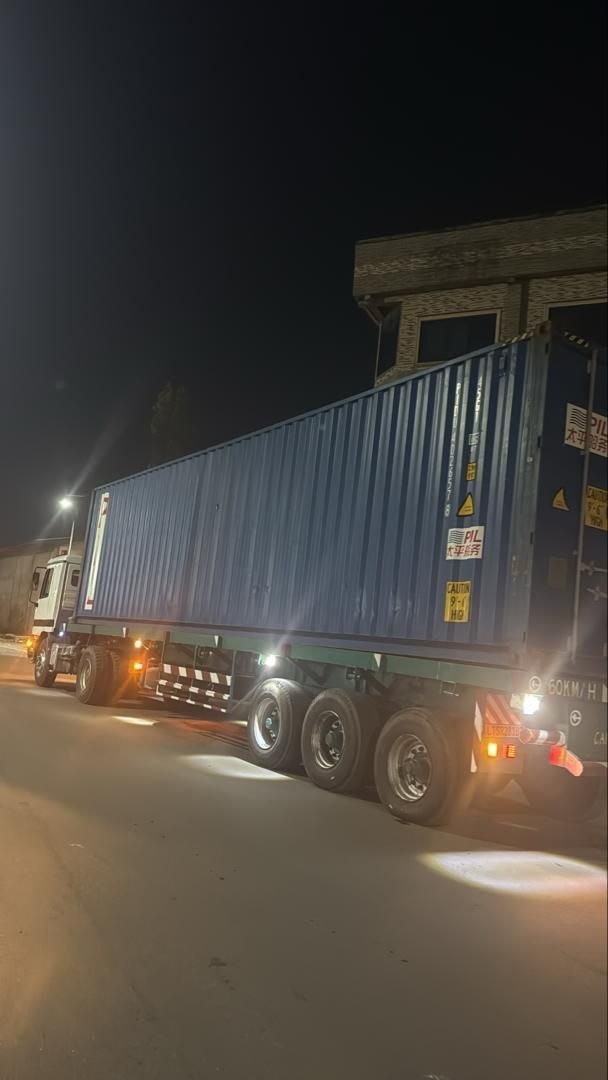 Camions de transit sur la route du Tchad